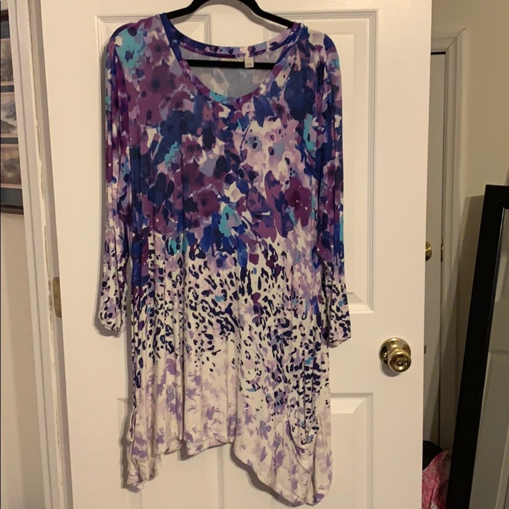 Logo tunic